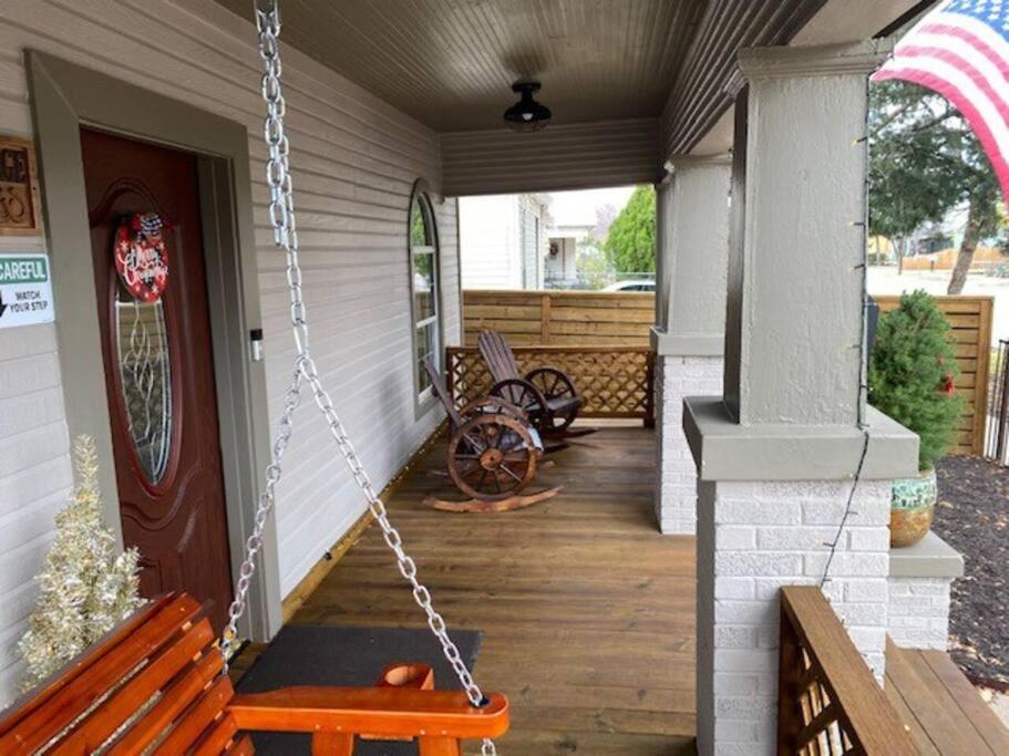 Stockyards!-1 Block Away ! Cowboy Cottage Sleeps 9 沃思堡 外观 照片